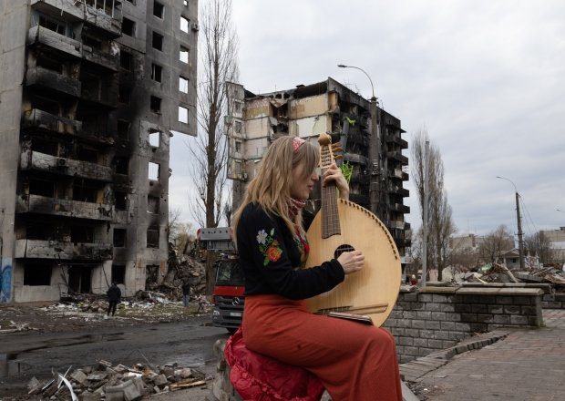 <strong>Ukrainian Women and their Representations: Beyond Stereotypes</strong> | Rock and Art